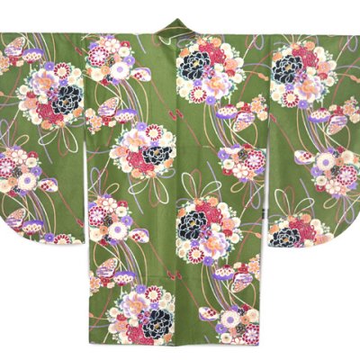 画像2: 袴セット 卒業式 短尺 【Adam&Eve】古典柄の小振袖(二尺袖の着物)と刺繍袴セット【抹茶、牡丹と菊・水引き】