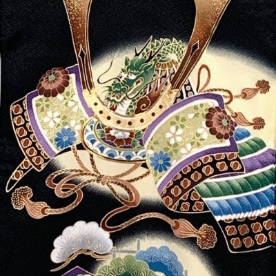 画像3: お宮参り 男の子 着物 赤ちゃんのお祝い着 (初着 産着) 正絹【黒地、兜と宝船】