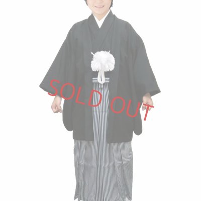 画像2: 卒業式 十三参りに 男子ジュニア用 紋付袴セット(合繊) Ｓサイズ 130cm-140cm向け【黒、縞袴】