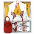 画像10: 七五三着物 3歳 女の子 正絹 本絞り 刺繍柄の被布コートと着物 オリジナル・コーディネートセット【白ｘ山吹、鞠】