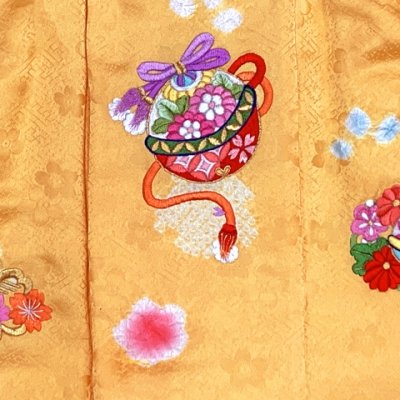 画像5: 被布コート ３歳女の子用 日本製 正絹 本絞り 刺繍柄の高級被布コート(単品)【黄色系、鈴】