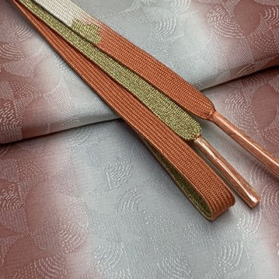 画像2: 帯揚げ 帯締め セット 礼装用 正絹 丹後ちりめんの帯上げ＆金箔糸使用の平組帯〆【薄赤紫ｘ銀灰、ぼかし】