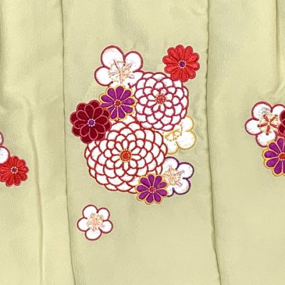 画像3: 七五三 3歳 女の子 被布コート 単品 ちりめん生地 刺繍柄【淡黄緑、菊】