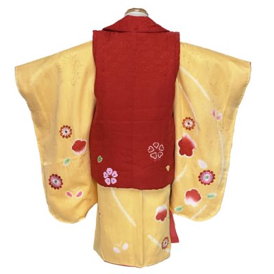 画像3: 七五三 着物 3歳 正絹 フルセット 女の子 本絞り 絵羽柄の着物 被布セット【赤ｘ黄色、梅】