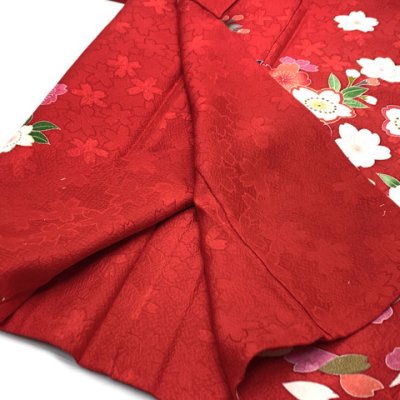 画像9: 七五三 着物 3歳 正絹 フルセット 女の子 友禅 絵羽柄の着物 被布セット【ピンクｘ赤、鞠と桜】