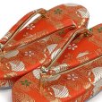 画像2: 子供草履 七五三 京都西陣 3歳 7歳 女の子 金襴生地 草履 16.5cm/18.0cm/21.0cm【朱赤、糸巻と観世水】 (2)
