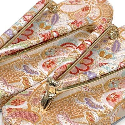 画像2: 子供草履 七五三 京都西陣 3歳 7歳 女の子 金襴生地 草履 16.5cm/18.0cm/21.0cm【白金系、古典柄】