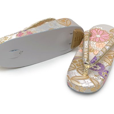 画像3: 子供草履 七五三 京都西陣 3歳 7歳 女の子 金襴生地 草履 16.5cm/18.0cm/21.0cm【白銀系、七宝に菊】