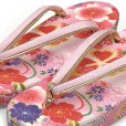 画像2: 子供草履 七五三 京都西陣 3歳 7歳 女の子 ちりめん生地 友禅染 草履 16.5cm/18.0cm/21.0cm【ピンク、流水に桜】 (2)