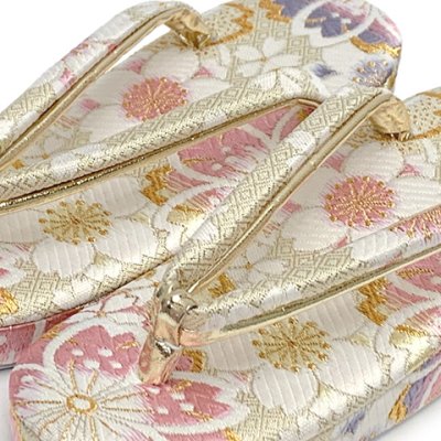 画像2: 子供草履 七五三 京都西陣 3歳 7歳 女の子 金襴生地 草履 16.5cm/18.0cm/21.0cm【白金系、桜】