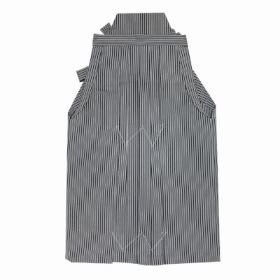 画像2: 七五三 5歳 男の子 高級 縞袴セット 桐箱入り  正絹 袴（紐下60cm) 羽織紐 他小物 7点セット【黒x灰、縞】