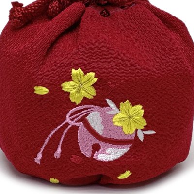 画像2: 七五三 巾着 京都西陣 高級 子供巾着 子供着物や袴に ちりめん生地 刺繍入り 化粧箱入り【赤、黄桜と鈴】