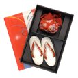 画像7: 七五三 ３歳 女の子用 金襴生地子供草履(18cm) こども巾着セット【赤、桜と鞠】