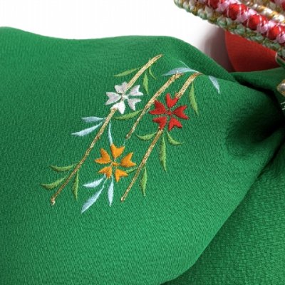 画像5: ≪アウトレット 美品≫七五三 結び帯 正絹 ちりめん生地 刺繍柄作り帯 中寸 数え7歳 5歳【緑、ねじ梅と柳】