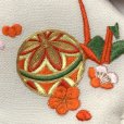 画像4: 七五三 結び帯 正絹 ちりめん生地 刺繍柄作り帯 三歳用(小寸)【生成りｘ赤、鞠と折り鶴】 (4)