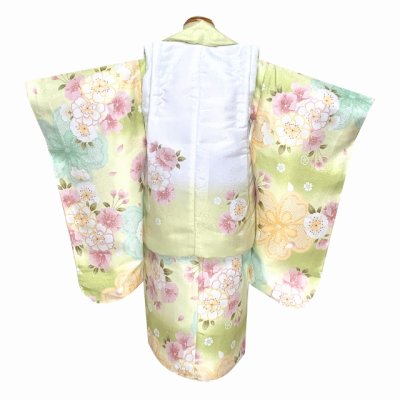 画像3: 七五三 3歳 着物 女の子 ”花うさぎブランド” 被布コートセット 合繊【淡黄緑系、八重桜】