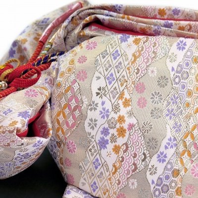 画像7: 七五三 着物 7歳 女の子用 フルセット 総柄の子供着物 結び帯セット(合繊)【ピンク、鈴と牡丹・雪輪】