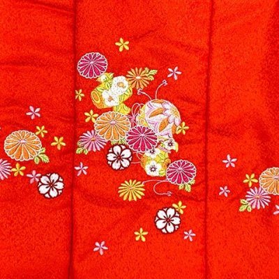 画像5: 被布コート 巾着付き R・Kブランド 刺繍入り 合繊七五三 ひな祭り 節句【赤系、鞠と菊】