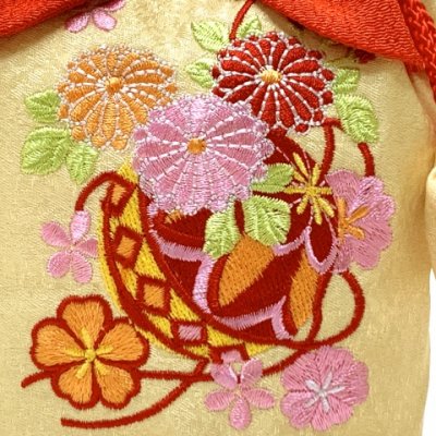 画像9: 被布コート 巾着付き R・Kブランド 刺繍入り 合繊七五三 ひな祭り 節句【クリームイエロー、鞠と菊】