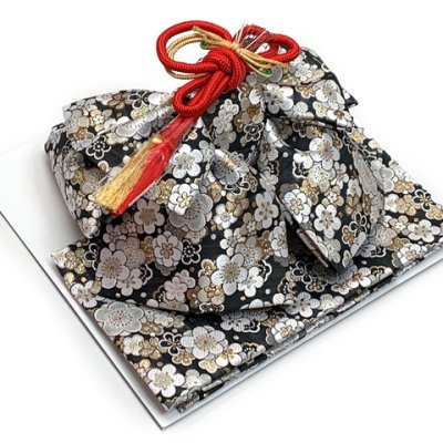 画像8: 七五三 7歳 女の子用 小紋柄 四つ身の着物と結び帯 他 フルセット【クリーム系、古典柄 鞠と牡丹】