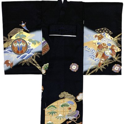 画像2: お宮参り 男の子 着物 正絹  赤ちゃんのお祝い着 (初着 産着） 熨斗目 襦袢付き【黒地、兜と虎】