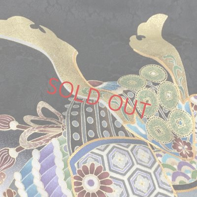 画像5: お宮参り 男の子 着物 正絹  赤ちゃんのお祝い着 (初着 産着） 熨斗目 襦袢付き【黒地、真田六文銭兜】