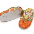画像3: 七五三 草履 巾着セット 3歳 女の子 子供ぞうりきんちゃく 2点セット 草履 18.0cm【朱赤ｘ金、桜】 (3)