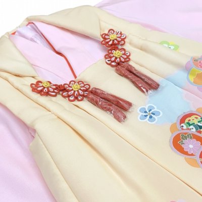 画像5: ≪１点限り！ オリジナル・コーディネートセット≫七五三 3歳 着物 セット 女の子 被布セット 正絹 友禅柄被布コート・着物 フルセット【クリーム色ｘピンク、ねじり梅に宝】