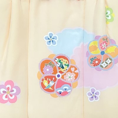 画像6: ≪１点限り！ オリジナル・コーディネートセット≫七五三 3歳 着物 セット 女の子 被布セット 正絹 友禅柄被布コート・着物 フルセット【クリーム色ｘピンク、ねじり梅に宝】