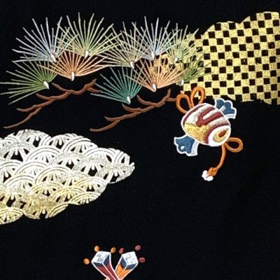 画像7: お宮参り 男の子 着物 正絹 刺繍柄 日本製 赤ちゃんのお祝い着 初着 産着 襦袢付き【黒地、宝船と富士】