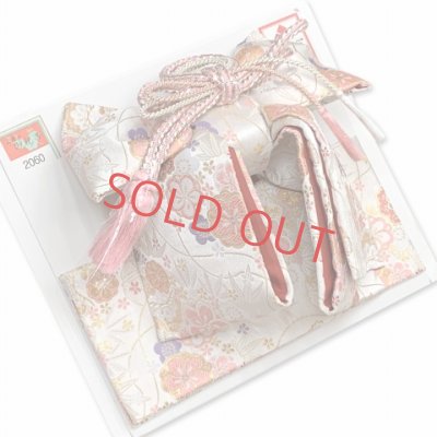 画像2: ≪展示品 未使用品 美品 現品限り！≫七五三 着物 金襴の結び帯(中寸) 作り帯 日本製 ※箱なし【白系、桜と籠目】