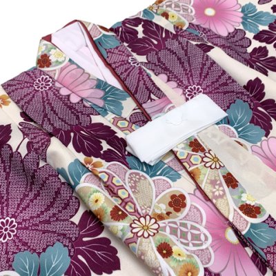 画像2: 七五三 3歳 着物 女の子 身上げ・肩揚げ加工済み 襦袢付き 三つ身の着物 単品【クリームｘ赤紫、菊】