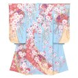 画像2: 七五三 着物 7歳 絵羽柄の古典柄の四つ身の子供着物(合繊) 単品【水色、枝垂れ桜に鞠】