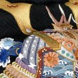 画像6: お宮参り 男の子 着物 正絹 本絞り 総刺繍 金駒刺繍 赤ちゃんのお祝い着 初着 産着【黒地、兜と松】