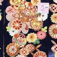 画像4: お宮参り 女の子 着物 正絹 京友禅 金駒刺繍 日本製 赤ちゃんのお祝い着 （初着 産着） 襦袢付き【紺ｘ青、鞠と菊・七宝】