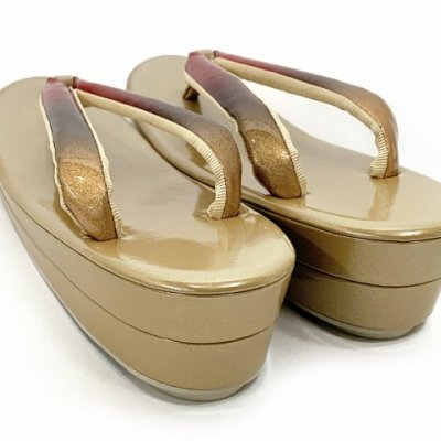 画像6: 草履バッグセット 振袖用 型押し加工のバッグと2枚芯の草履(ヒール5.5cm) フリーサイズ【レッド＆ゴールド、辻が花】