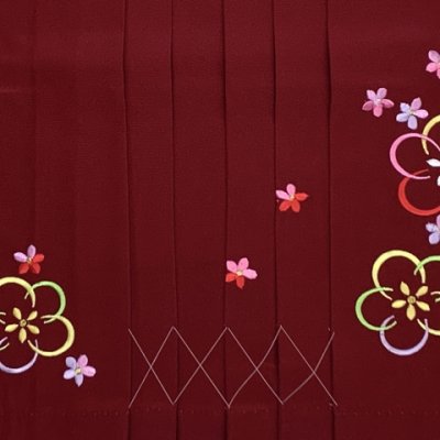 画像5: 卒園式 入学式 七五三に 女の子用 刺繍袴 紐下70cm 単品【エンジ、梅】