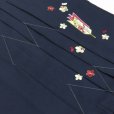 画像4: 卒業式 小学生向け ジュニアサイズの女の子用刺繍入り袴(140サイズ)【紺、矢絣と梅】 (4)