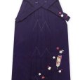 画像2: 卒業式 小学生向け ジュニアサイズの女の子用刺繍入り袴(140サイズ)【紫、矢絣と梅】 (2)