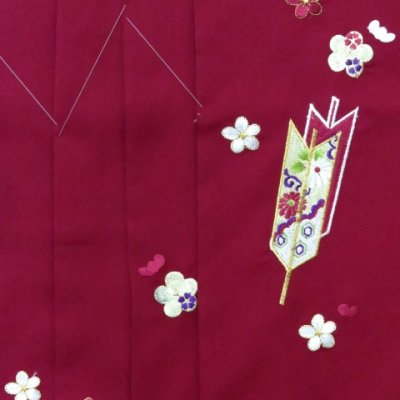 画像3: 卒業式 小学生向け ジュニアサイズの女の子用刺繍入り袴(140サイズ)【ローズ、矢絣と梅】