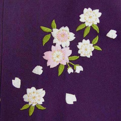 画像3: 卒園式 入学式 七五三 に ７歳女の子用 小桜刺繍の子供袴【紫】 紐下丈70cm(120サイズ)