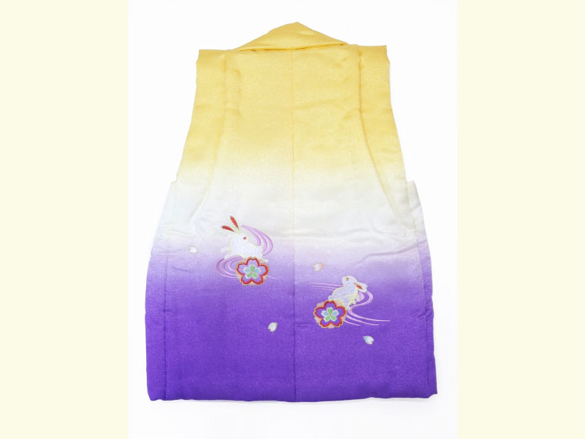 七五三 着物 3歳女の子 刺繍柄の被布コート－単品（合繊）【黄色＆紫、うさぎと流水】
