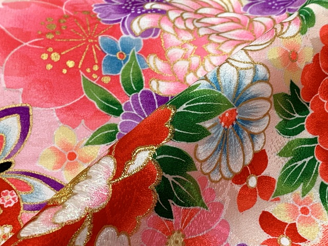 七五三 着物 フルセット 7歳 女の子用 正絹 日本製 刺しゅう入り 絵羽柄の子供着物 結び帯セット【赤、牡丹と蝶】