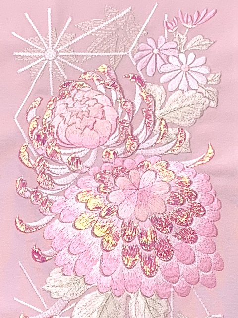 半衿 女性用 振袖に 華やかなパール刺繍入りの半襟 合繊 日本製 変わり色【薄ピンク、菊】
