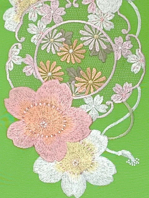 半衿 振袖に 華やかな刺繍入りの半襟 合繊 日本製 変わり色【ひわ色、桜】