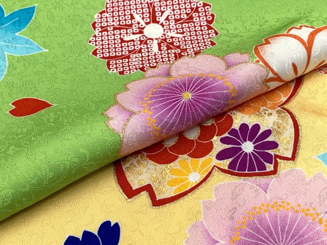 24,800円●　正絹　小紋　桜　刺しゅう　着物