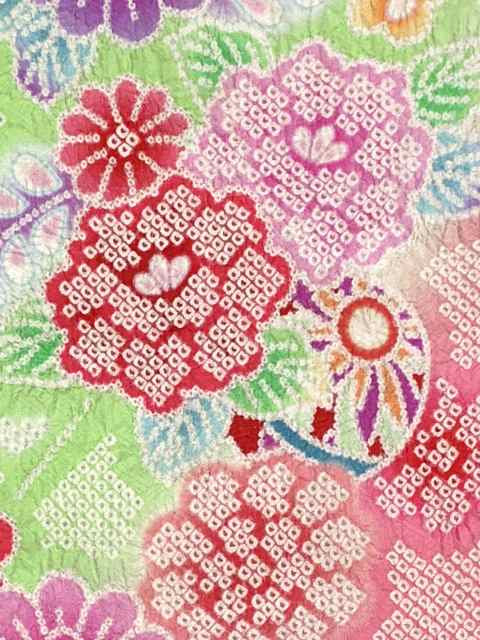 七五三 7歳 女の子用 日本製 正絹 総絞り 鹿の子絞り 金駒刺繍 絵羽付け 四つ身の着物【ひわ色(黄緑)ｘピンク、牡丹と藤】