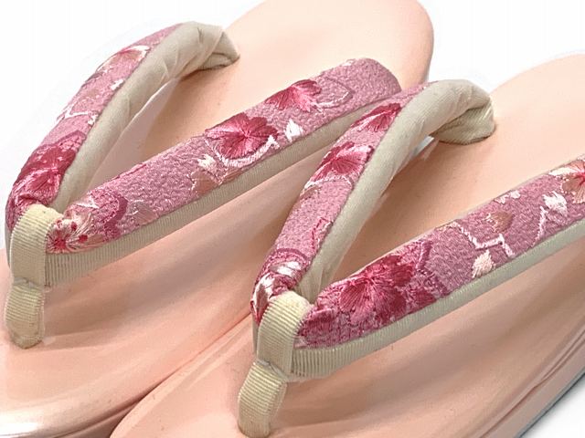 女性用 草履 礼装用 日本製 Mサイズ (適応：22.5cm-24.0cm位)【ピンク 