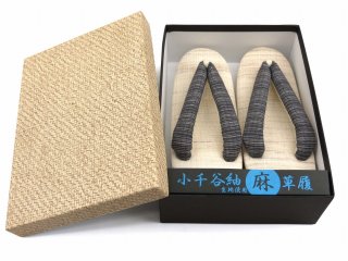 夏物　小千谷紬鼻緒の麻草履や浴衣向け焼桐下駄を追加しました。