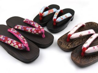 子供浴衣向けの下駄を約60足 追加しました。